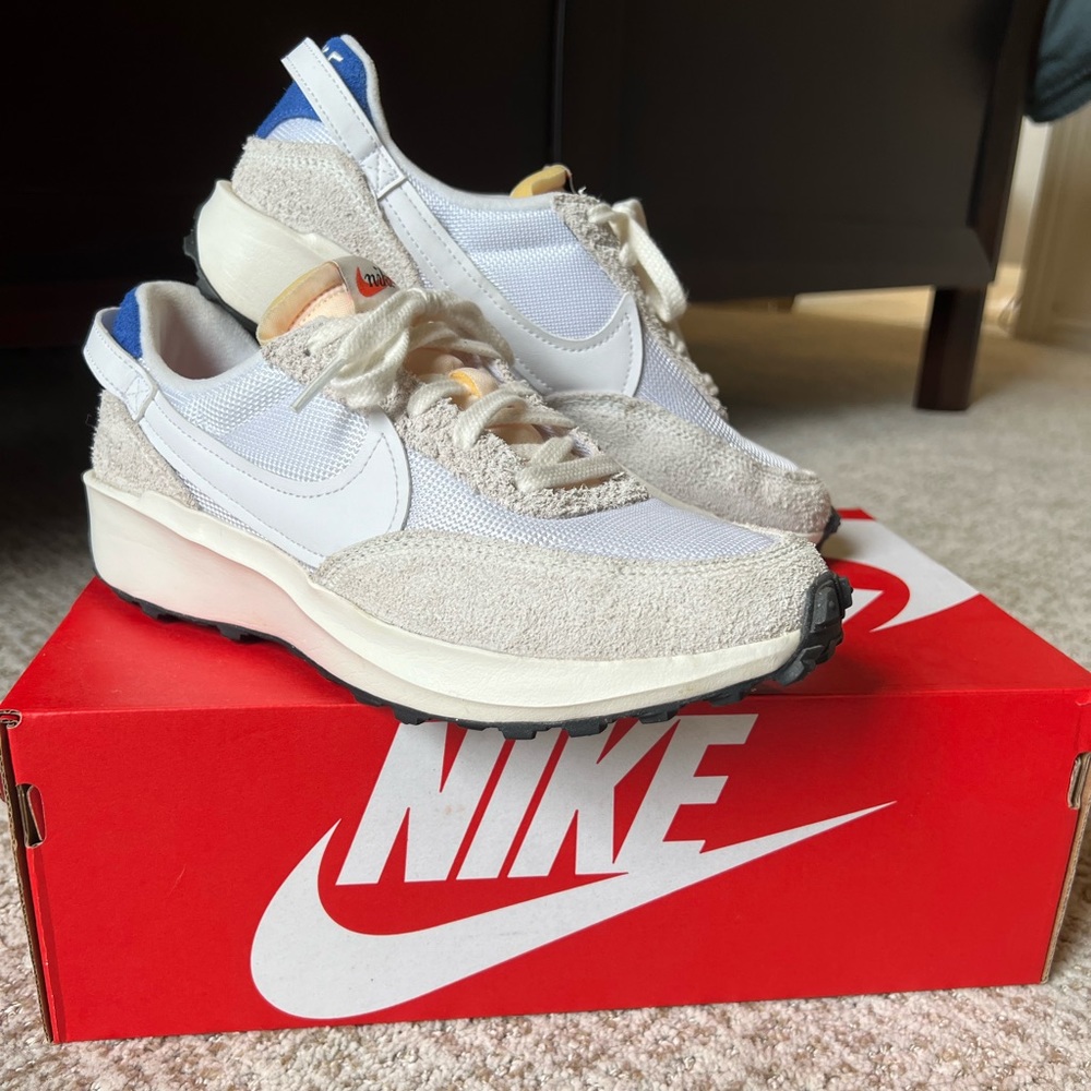 Women’s Nike Waffle Debut